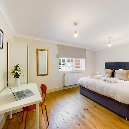 Redhill Town Centre Apartments By Livingo Экстерьер фото