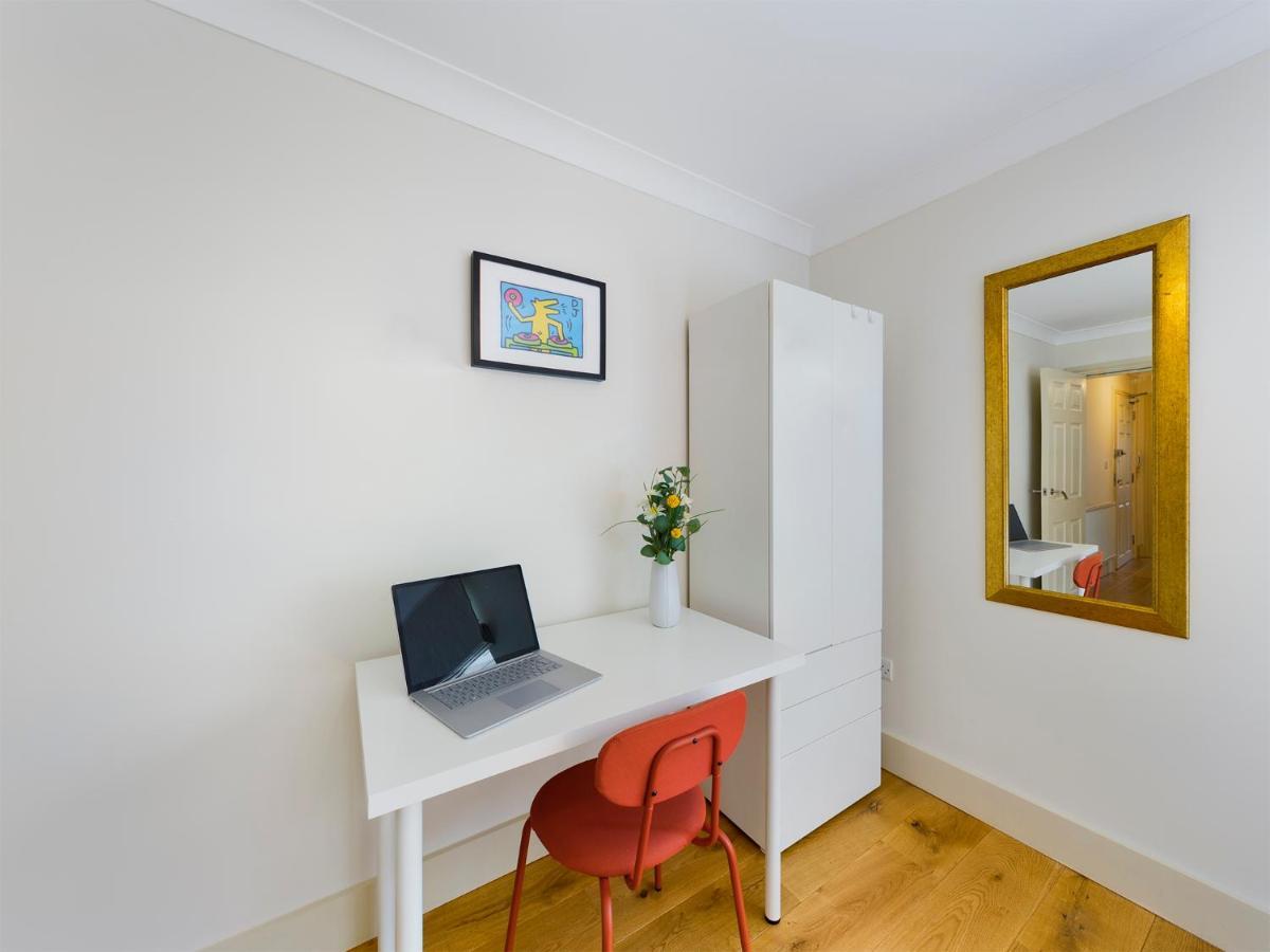 Redhill Town Centre Apartments By Livingo Экстерьер фото